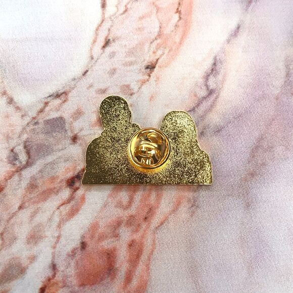 Emmett Cullen and Rosalie Hale Twilight Outline Enamel Pin - Picture 4 of 5